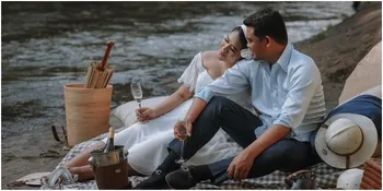 Jalani Prosesi Siraman Jelang Pernikahan, Kahiyang Menangis