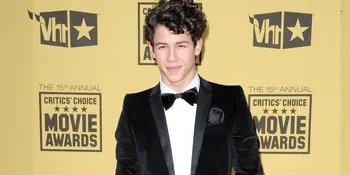 Jalani Tur Dunia, Demi Lovato Minta Bantuan Nick Jonas