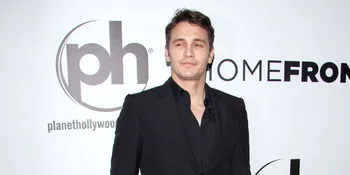 James Franco Sebar Foto 'Super Selfie' Bareng Zac Efron!