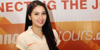 Jangan Iri! Sandra Dewi Foto Bareng One Direction