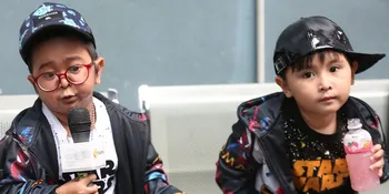 Jarang-Jarang Ayah dan Anak Ukuran Baju Sama, Daus Mini Mengaku Bangga