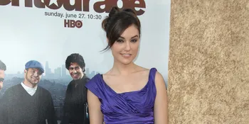 Jauhi Film Porno, Kini Sasha Grey Jadi Musisi Seksi