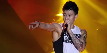 Jay Park Picu Kontroversi Dengan Berfoto Pakai Popok?