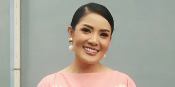 Jelang Akhir Tahun, Nindy Galau Pilih Liburan ke Bali atau Padang