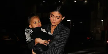 Jelang Halloween, Kylie Jenner 'Sulap' Stormi Jadi Versi Mini Dirinya