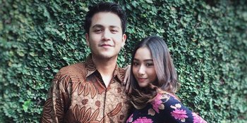 Jelang Menikah, Rizky Alatas Fitting Baju Pengantin Didampingi Adzana Bing Slamet