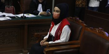 Jelang Sidang Tuntutan, Medina Zein Banyak Berdoa