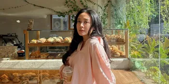 Jelang Usia 40 Tahun, Dea Ananda Tetap Cantik Menawan dalam Balutan Outfit Super Simple