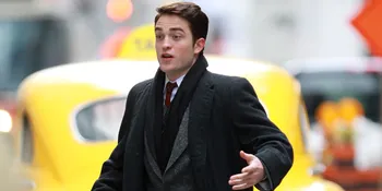 Jenggot Tebal - Dahi Keriput, Robert Pattinson Tak Lagi Keren