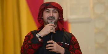 Jenguk Fachri Albar, Ustaz Al Habsyi Berikan Motivasi