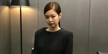 Jennie BLACKPINK Pakai Baju Terawang, Fans Pun Menggila