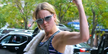 Jennifer Lawrence Benar-Benar Balikan Dengan Nicholas Hoult?