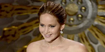 Jennifer Lawrence Menang Oscar Dengan Sedikit Insiden