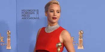 Jennifer Lawrence Nasihati Reporter Yang Fokus Dengan Ponselnya