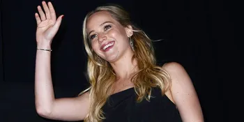Jennifer Lawrence Ngakak Saat Menulis Naskah Komedi Bareng Teman