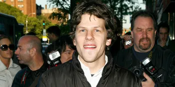 Jesse Eisenberg Ungkap Sisi Lain 'Lex Luthor'