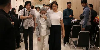 Jessica Iskandar Berusaha Kuatkan Ibunda Usai Kepergian Sang Ayah
