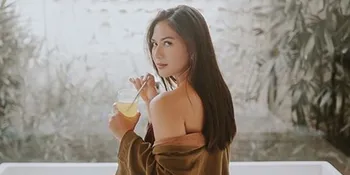 Jessica Mila Pajang Foto Mandi di Bathup, Pamer Pundak dan Punggung Bikin Netizen Salah Fokus!
