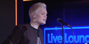 Jessie J Cover 'I Knew You Were Trouble', Syahdu!