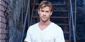 Jika Chris Hemsworth Mendadak Jadi Wanita &#38; Penari Striptis