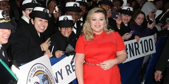 Jika Kelly Clarkson Nyanyi Dalam Mobil, Masihkah Kalian Kenali?
