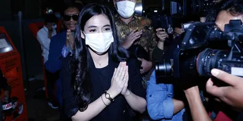 Jika Penuhi Target Investasi, DJ Una Dijanjikan 6 Unit Mobil dari Robot Trading DNA Pro