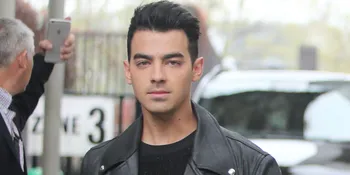 Joe Jonas Bongkar Rahasia Soal Pengalaman Seks Pertamanya