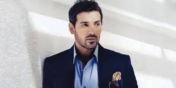 John Abraham: Aku Belum Berminat Untuk Punya Anak