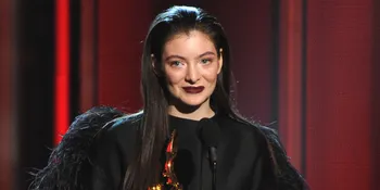 'Jualan' Make-Up, Kegiatan Terbaru Lorde