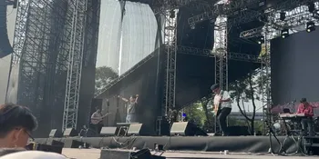 Juicy Luicy Panaskan The Sounds Project Vol 9, Goda Para Korban Sakit Hati