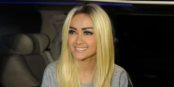 Julia Perez Ngotot Cerai Karena Terkendala Restu Orangtua?