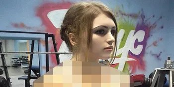 Julia Veinz, Muka Barbie Otot Ade Rai