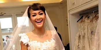 Jupe 'Minder' Saat Kumpul Bareng Keluarga Ayah Tirinya?