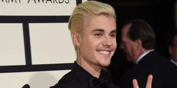 Justin Bieber dan Sofia Richie Terbang Naik Jet Pribadi
