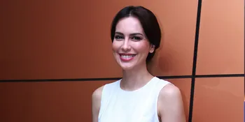 Kala Sophia Latjuba Berpose di Depan Kamera, Cantik & Anggun!