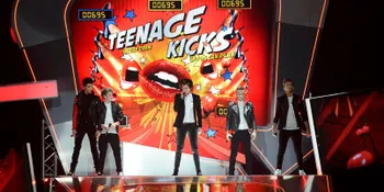 Kalahkan Adele, One Direction Yang Tersukses di Inggris!