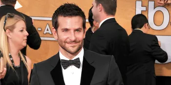 Kalau Kedinginan, Bradley Cooper Berubah Jadi Wanita?
