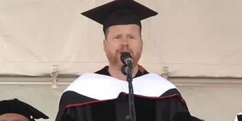 Kalau Sutradara 'THE AVENGERS' Pidato Wisuda