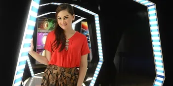 #KamiTidakTakut, Mona Ratuliu Selfie Senyum Usai Bom Sarinah