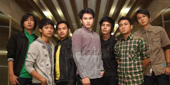 Kangen Band Bagi Tanda Tangan Ke DOY Hijabers