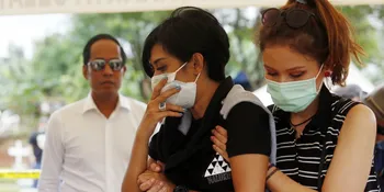 Karen Pooroe Tak Sabar Menanti Hasil Autopsi Anaknya