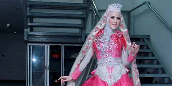Karena Mewah &#38; Elegan Bak Ratu, Angel Lelga Jadi Ikon Acara Ini..