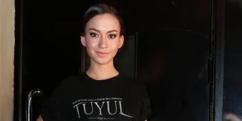 Karina Nadila, Si Cantik Yang Jago Terawang Masa Depan