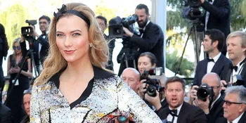Karlie Kloss Beri Tahu Rahasia Bentuk Tubuh Indahnya