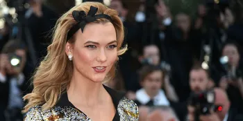 Karlie Kloss, BFF Taylor Swift Ini Sebut Kim K Orang Yang Baik