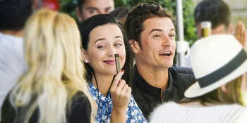 Katy Perry &#38; Orlando Bloom Tertangkap Kencan Seru di Disneyland