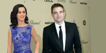 Katy Perry dan Robert Pattinson Karaoke Sambil Mabuk, Mesra!