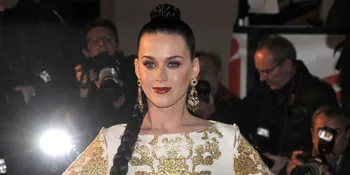 Katy Perry Dihujat Gara-Gara Pakai 'Gorden' di Red Carpet