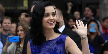 Katy Perry Terpilih Sebagai Penyanyi Wanita Terbaik 2013!