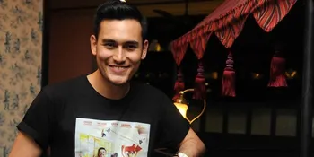 Ke Praha, Arifin Putra Kunjungi Gembok Cinta